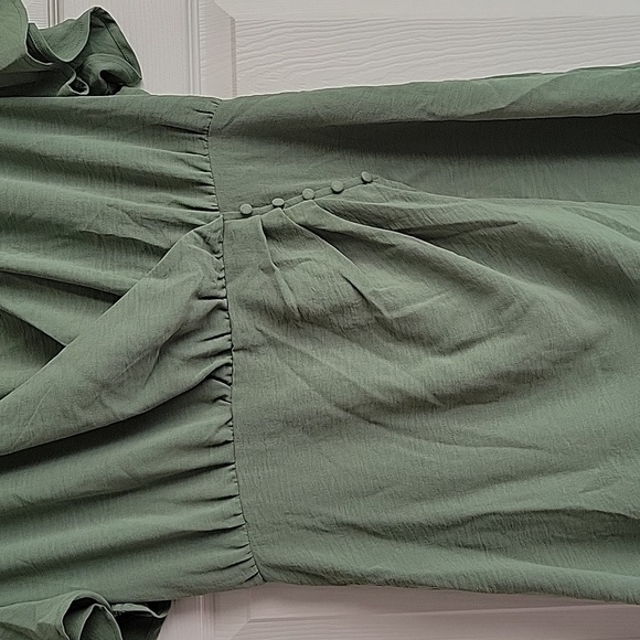 Shein V Neck Dress - Picture 3 of 12